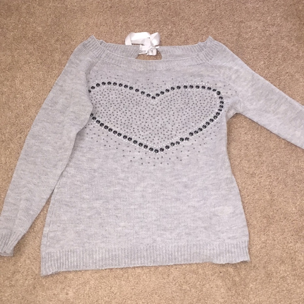 Gray long sleeve with heart